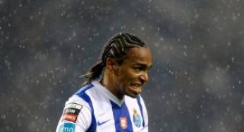 Napoli allo scoperto: è Alvaro Pereira l’obiettivo per le fasce