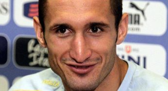 Chiellini: “Il Napoli non mi preoccupa, riparliamo di Scudetto dopo che avranno giocato con noi”