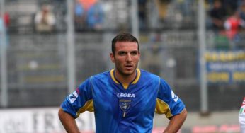 FOTO – PAZZESCO: Evacuo rescinde e scappa da Benevento dopo lo striscione-‘minaccia’ dei tifosi, guardate cos’hanno scritto!
