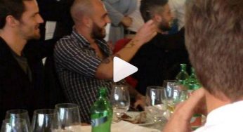 VIDEO – Clementino show al Pranzo di Natale: freestyle che fa impazzire i calciatori, guardate cosa accade!