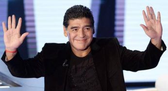 VIDEO – Maradona sfidato in una gara di palleggi da uno dei migliori freestyler del mondo: ecco come è andata