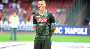 FOTO – Il Napoli si rifà il look. Nuova proposta per la maglia azzurra