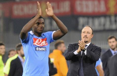 Napoli's Benitez congratulates his players at the end of the Italian Serie A soccer match against Genoa at the Marassi stadium in Genoa