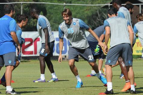 Michu si allena coi compagni (Foto SSC Napoli)