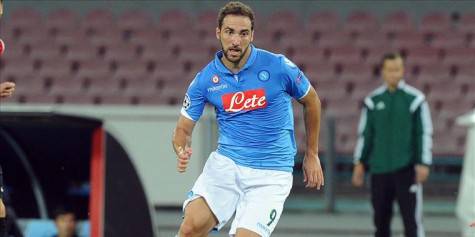 NAPOLI-ATHLETIC-HIGUAIN-FOTOCUOMO-2