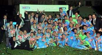 VIDEO – Napoli in tripudio: la gioia degli azzurri prima di alzare il trofeo
