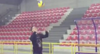 VIDEO – Hamsik s’improvvisa pallavolista con la Exton Aversa