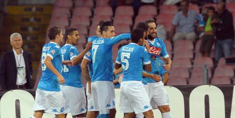 1-NAPOLI-LAZIO-HIGUAINESULTA-FOTOCUOMO-1