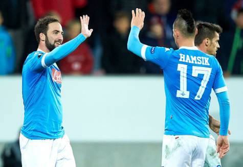 HERNING, DENMARK - OCTOBER 22: Gonzalo Higuain of SSC Napoli celebrates with Marek Hamsik after the 4-1 goal during the UEFA Europa League match between FC Midtjylland vs SSC Napoli at MCH Arena on October 22, 2015 in Herning, Denmark. (Photo by Lars Ronbog / FrontZoneSport via Getty Images)