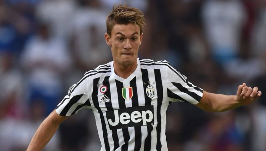 MARSEILLE, FRANCE - AUGUST 01: Daniele Rugani of Juventus FC in action during the preseason friendly match between Olympique de Marseille and Juventus FC at Stade Velodrome on August 1, 2015 in Marseille, France. (Photo by Valerio Pennicino/Getty Images)