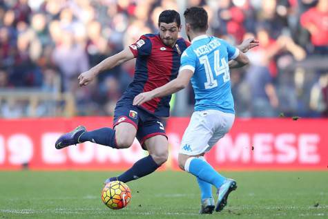 Genoa's midfielder Blerim Dzemaili from Switzerland (L) fights for the ball with Napoli's forward Dries Mertens from Belgium during the Italian Serie A football match Genoa Vs Napoli on November 1, 2015 at the Luigi Ferraris Stadium in Genoa.  AFP PHOTO / MARCO BERTORELLO        (Photo credit should read MARCO BERTORELLO/AFP/Getty Images)