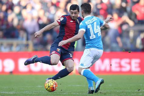 Genoa's midfielder Blerim Dzemaili from Switzerland (L) fights for the ball with Napoli's forward Dries Mertens from Belgium during the Italian Serie A football match Genoa Vs Napoli on November 1, 2015 at the Luigi Ferraris Stadium in Genoa. AFP PHOTO / MARCO BERTORELLO (Photo credit should read MARCO BERTORELLO/AFP/Getty Images)