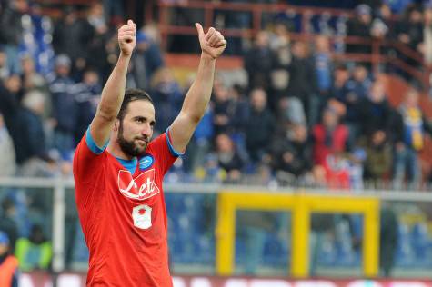 GENOA, ITALY - JANUARY 24: Gonzalo Higuain of Napoli celebrates at the end of the Serie A match between UC Sampdoria and SSC Napoli at Stadio Luigi Ferraris on January 24, 2016 in Genoa, Italy. (Photo by Getty Images/Getty Images)