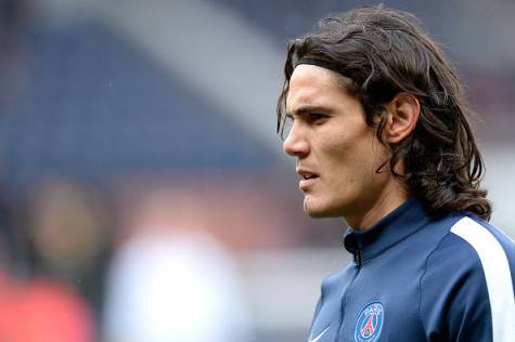 PARIS, FRANCE - FEBRUARY 13: Edinson Cavani of Paris Saint-Germain reacts during warmup before the Ligue 1 game between Paris Saint-Germain and Lille OSC at Parc des Princes on February 13, 2016 in Paris, France. (Photo by Aurelien Meunier/Getty Images)