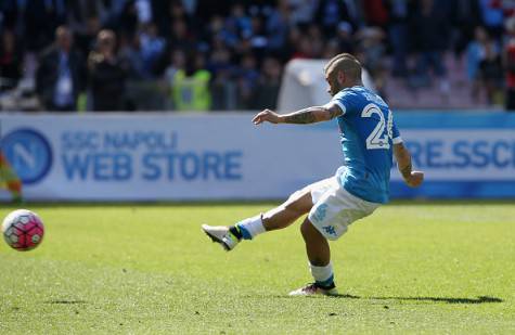 Insigne rigore gol in Napoli-Verona