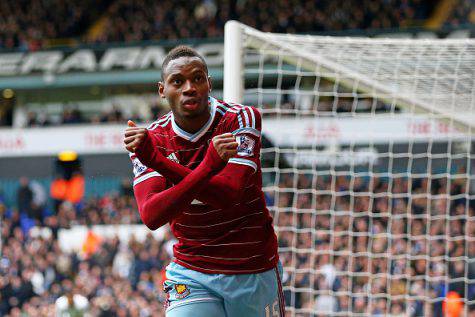 LONDON, ENGLAND - FEBRUARY 22:  Diafra Sakho of West Ham celebrates after scoring his team's second goal during the Barclays Premier League match between Tottenham Hotspur and West Ham United at White Hart Lane on February 22, 2015 in London, England.  (Photo by Clive Mason/Getty Images)