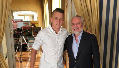 Piotr Zielinski ed Aurelio De Laurentiis - FOTO @sscnapoli