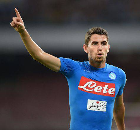 NAPLES, ITALY - AUGUST 01: Jorginho of Napoli in action during the pre-season friendly match between SSC Napoli and OGC Nice at Stadio San Paolo on August 1, 2016 in Naples, Italy. (Photo by Francesco Pecoraro/Getty Images)