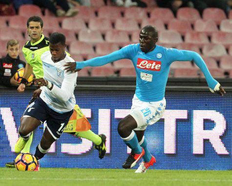 Lazio's forward from Senegal Keita fights for the ball with Napoli's defender from France Kalidou Koulibaly during the Italian Serie A football match SSC Napoli vs SS Lazio on November 5, 2016, at the San Paolo Stadium in Naples. / AFP / CARLO HERMANN        (Photo credit should read CARLO HERMANN/AFP/Getty Images)