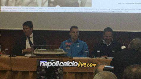 Milik alla presentazione del calendario del Napoli 