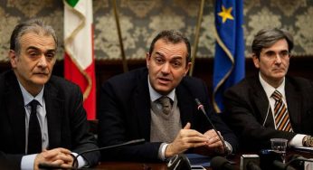 De Magistris: “Dall’autorizzazione per il maxischermo ai lavori al San Paolo”