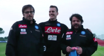 A Castel Volturno arrivano Lillo&Greg. Rigori e tante risate tra gli azzurri