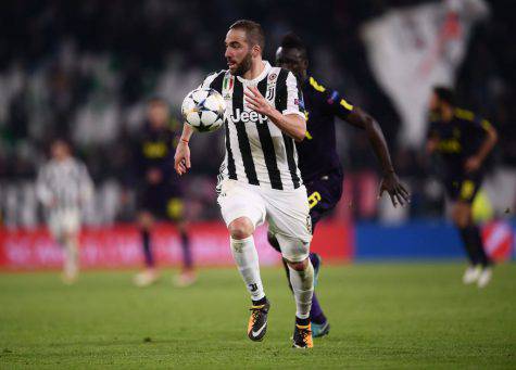 Higuain, addio al calcio