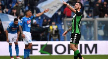Politano bersagliato dai tifosi: battibecco con dei sostenitori azzurri
