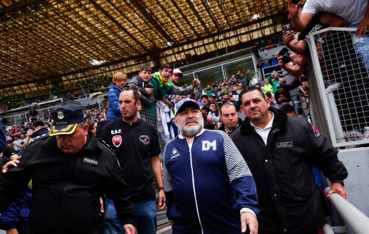 Maradona tifosi Gimnasia