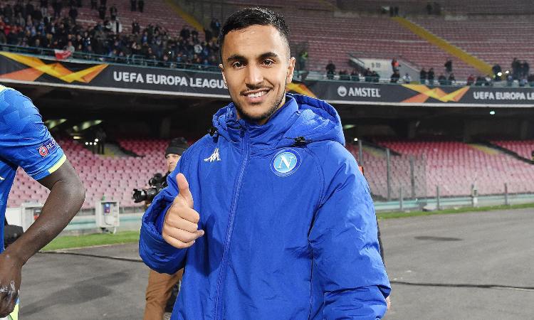 Adam Ounas sorridente