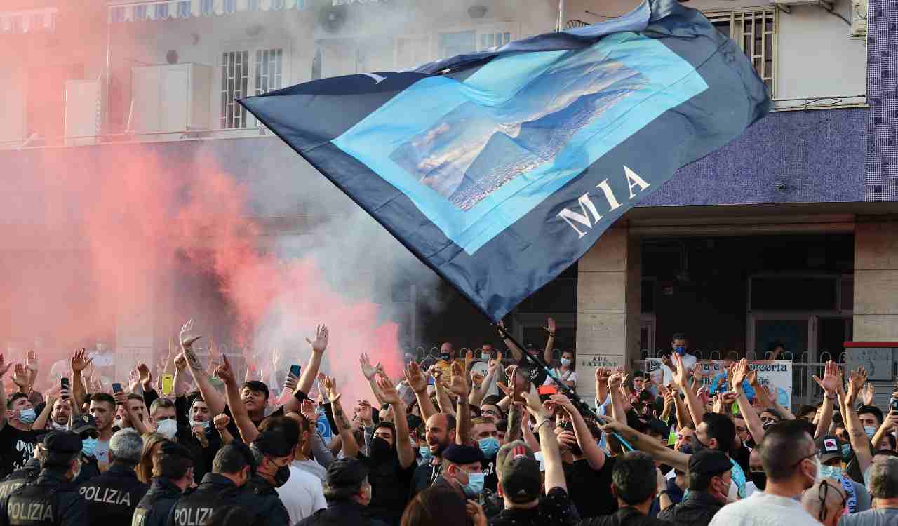 tifosi stadio maradona