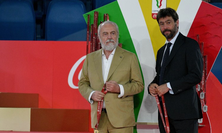 Aurelio De Laurentiis ed Andrea Agnelli con le medaglie