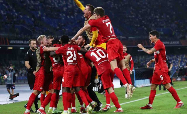 Lo Spartak Mosca festeggia la vittoria contro il Napoli