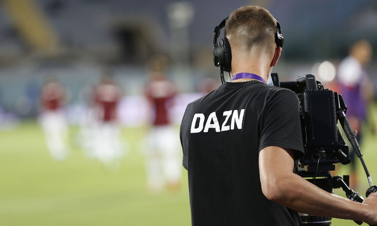 Operatore Dazn sul campo