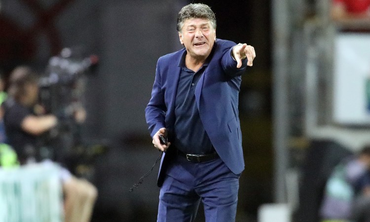 Walter Mazzarri dà indicazioni