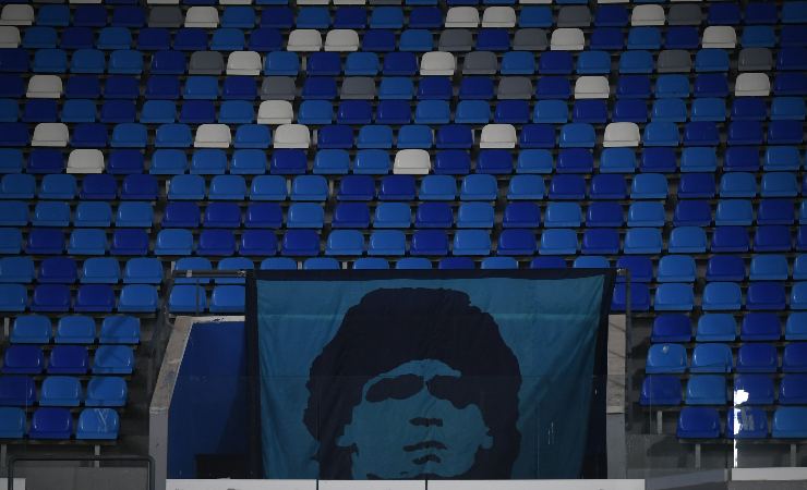 Striscione per Maradona allo stadio