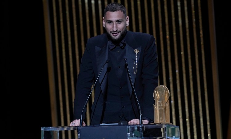 Donnarumma trofeo Yashin