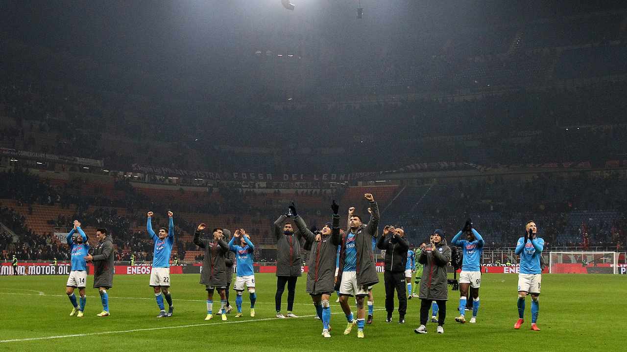 I calciatori del Napoli festeggiano a San Siro 