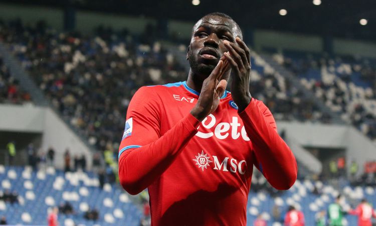 Kalidou Koulibaly applaude