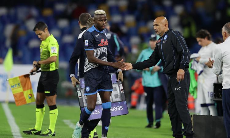 Spalletti ed Osimhen scambiano il cinque