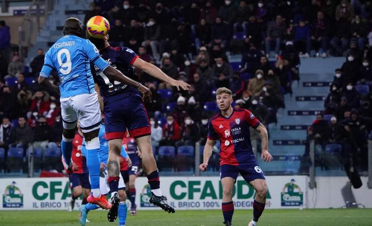 Il gol di testa di Osimhen contro il Cagliari 