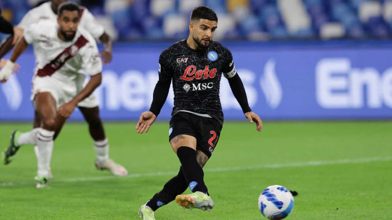 Lorenzo Insigne su calcio di rigore 