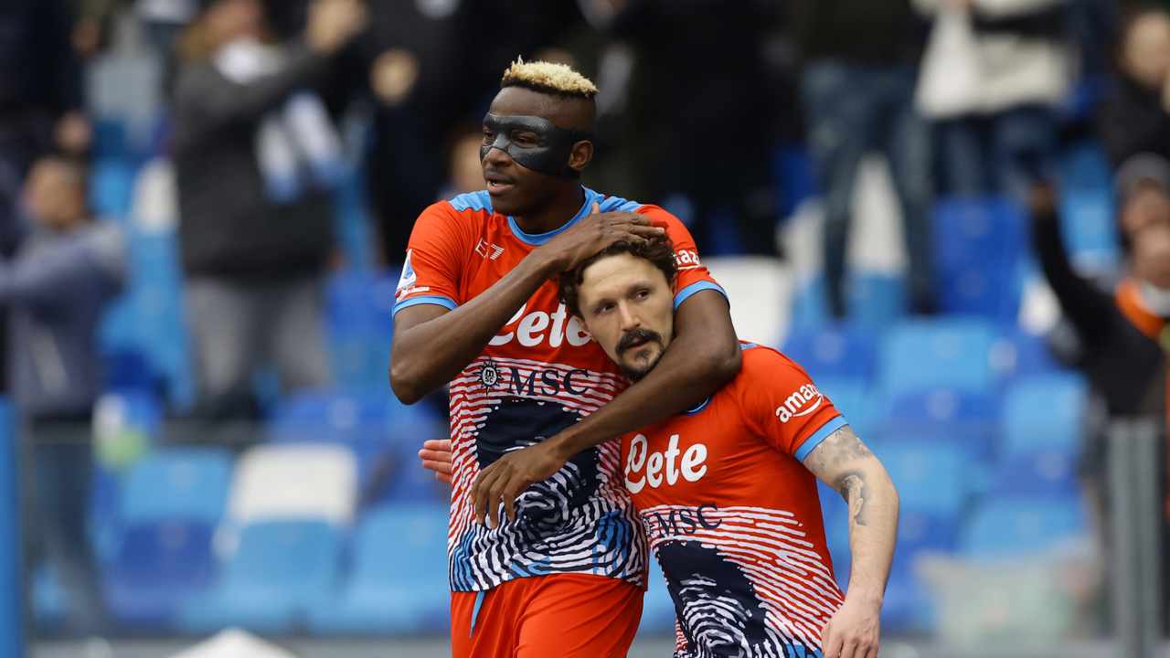 Victor Osimhen e Mario Rui in Napoli-Udinese