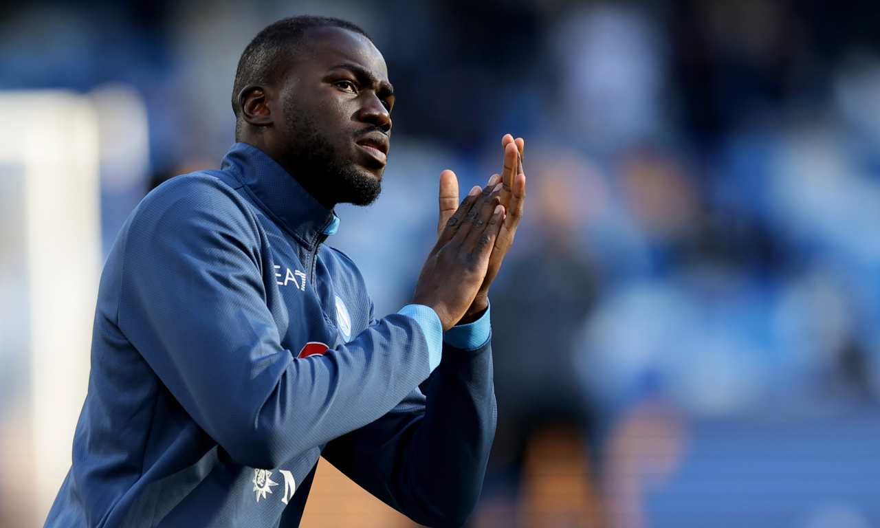 Koulibaly applaude 