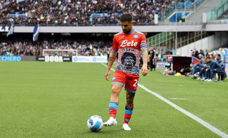 Insigne prima di battere un calcio piazzato 