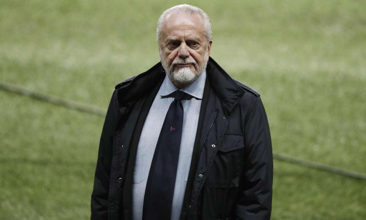 De Laurentiis pensieroso 