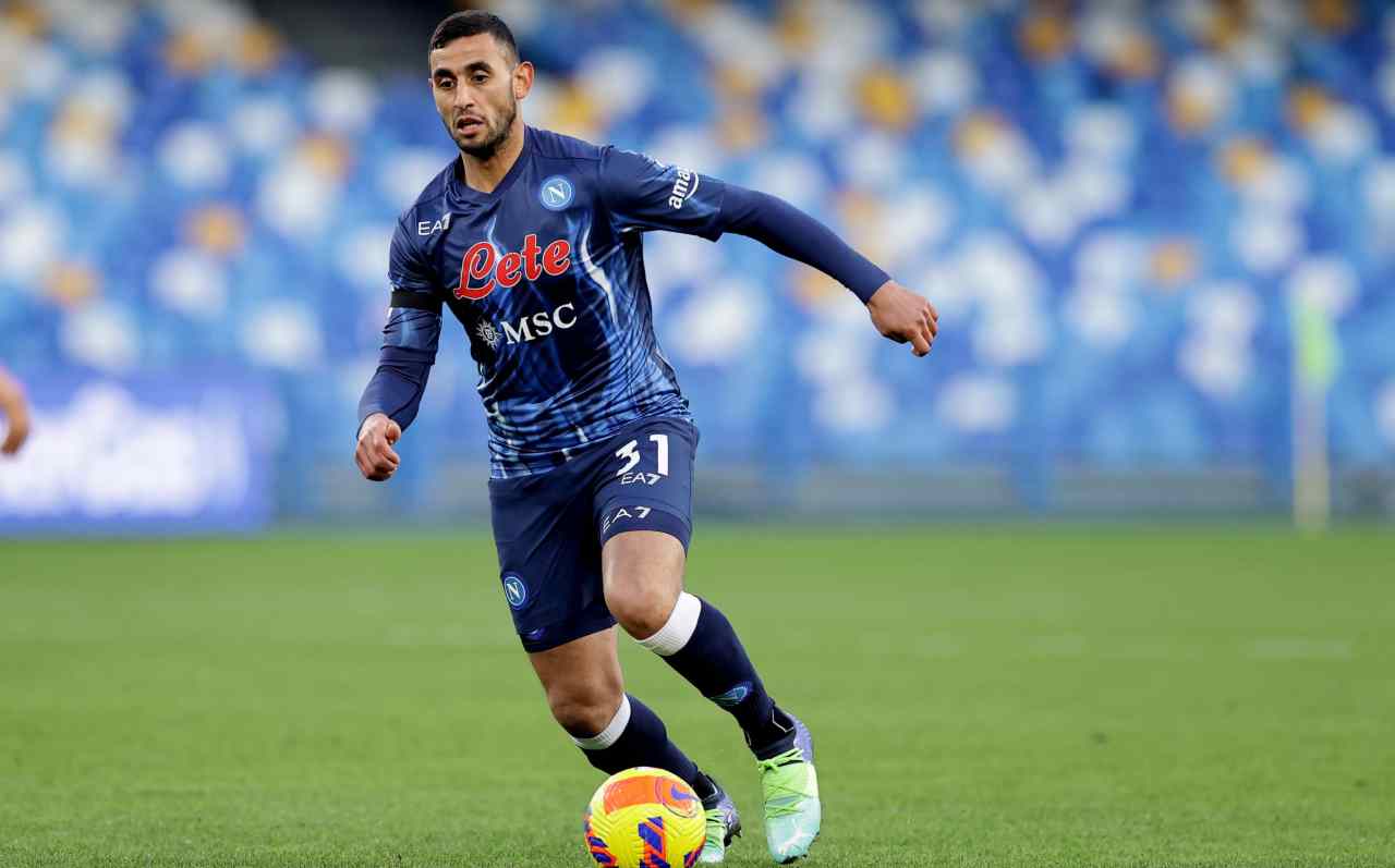 Faouzi Ghoulam porta palla 