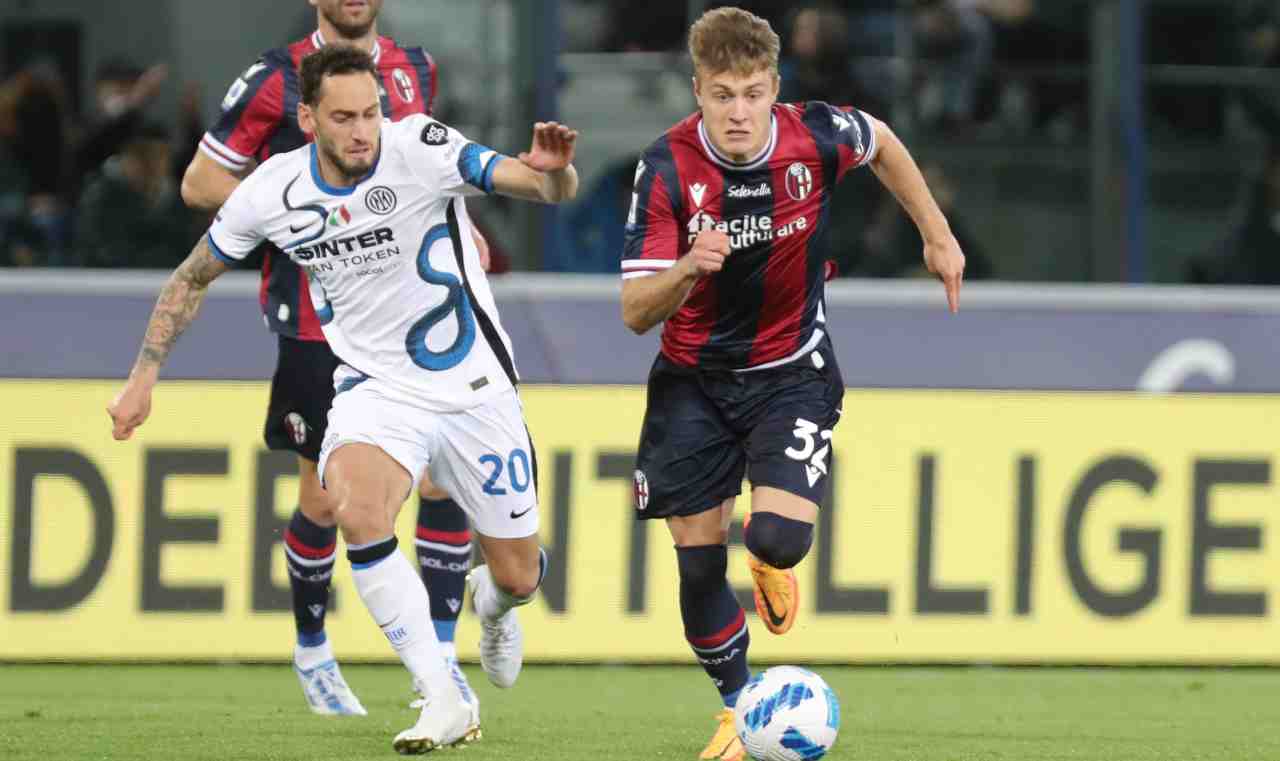 Svanberg con Calhanoglu 