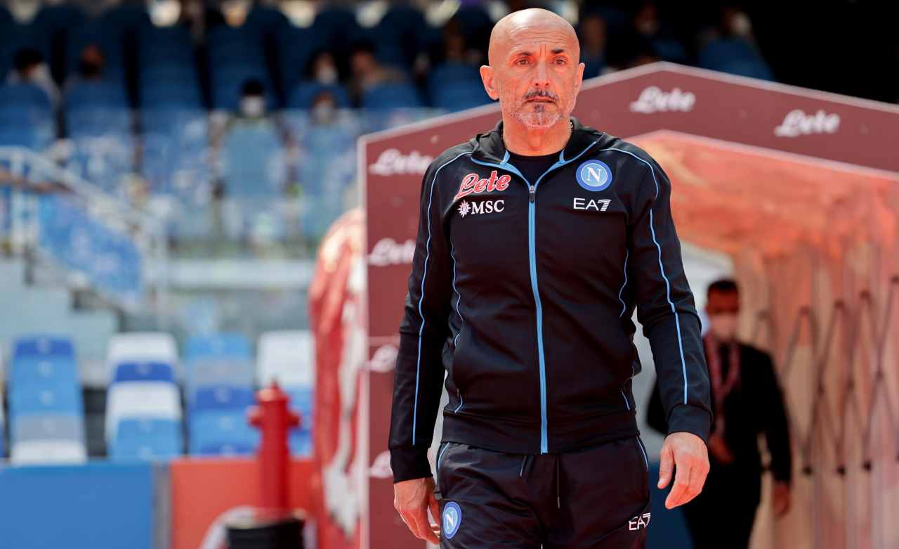 Luciano Spalletti pensieroso 