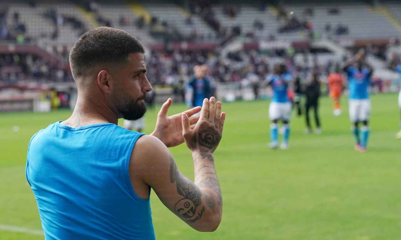 Lorenzo Insigne applaude 